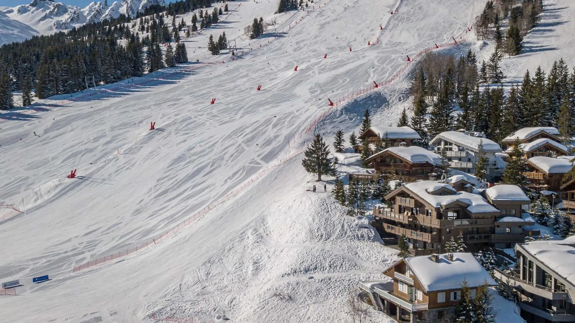 Apartment Courchevel 1850 - Appartement Skis Aux Pieds Avec Spa, Cheminee Et Piscine, 3 Chambres - Fr-1-564-115 France